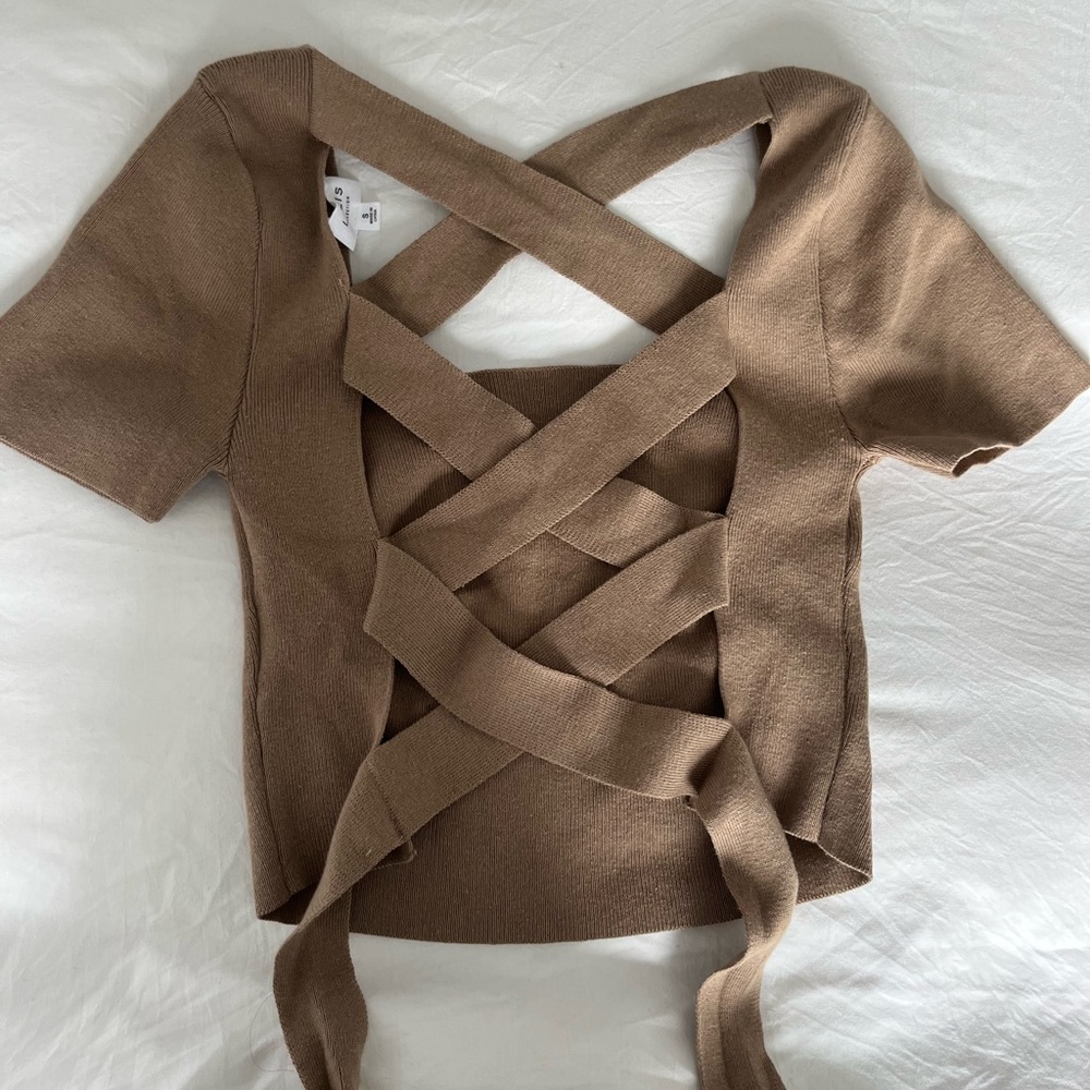 Lelis tan tie back knit top